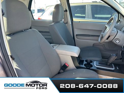 Used 2011 Ford Escape XLS w/ 101A Rapid Spec Order Code image 4