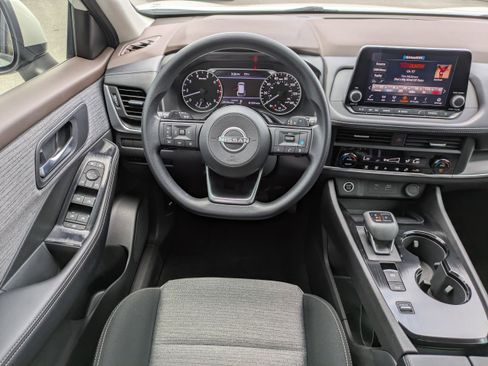 Certified 2023 Nissan Rogue SV image 17