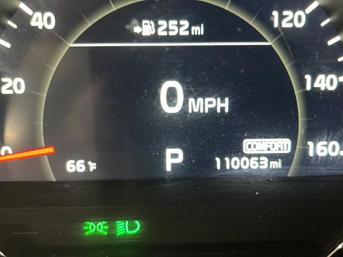 Used 2019 Kia Sorento SX image 16