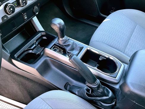 Used 2016 Toyota Tacoma SR5 w/ Towing Package image 17