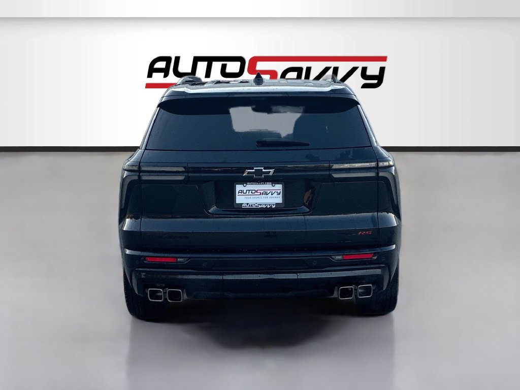 Used 2025 Chevrolet Traverse RS FWD image 6