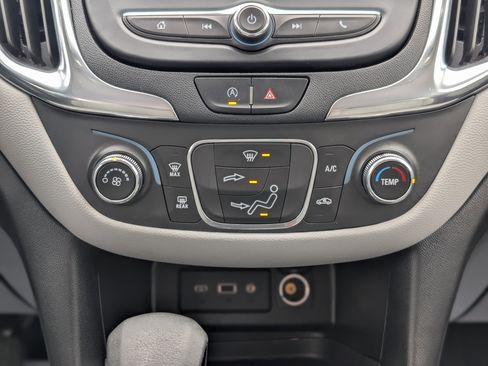 Used 2023 Chevrolet Equinox LS image 21