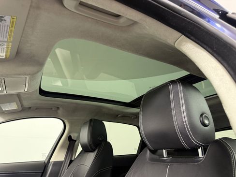 Used 2017 Jaguar F-PACE R-Sport image 13