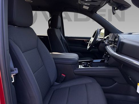 New 2026 Chevrolet Suburban LS image 9