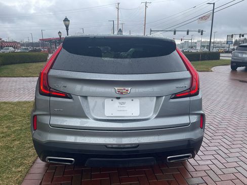 Used 2025 Cadillac XT4 Premium Luxury image 9