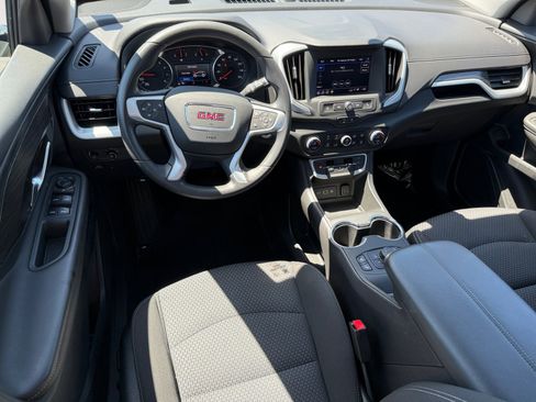 Used 2022 GMC Terrain SLE w/ Driver Convenience Package FWD image 15