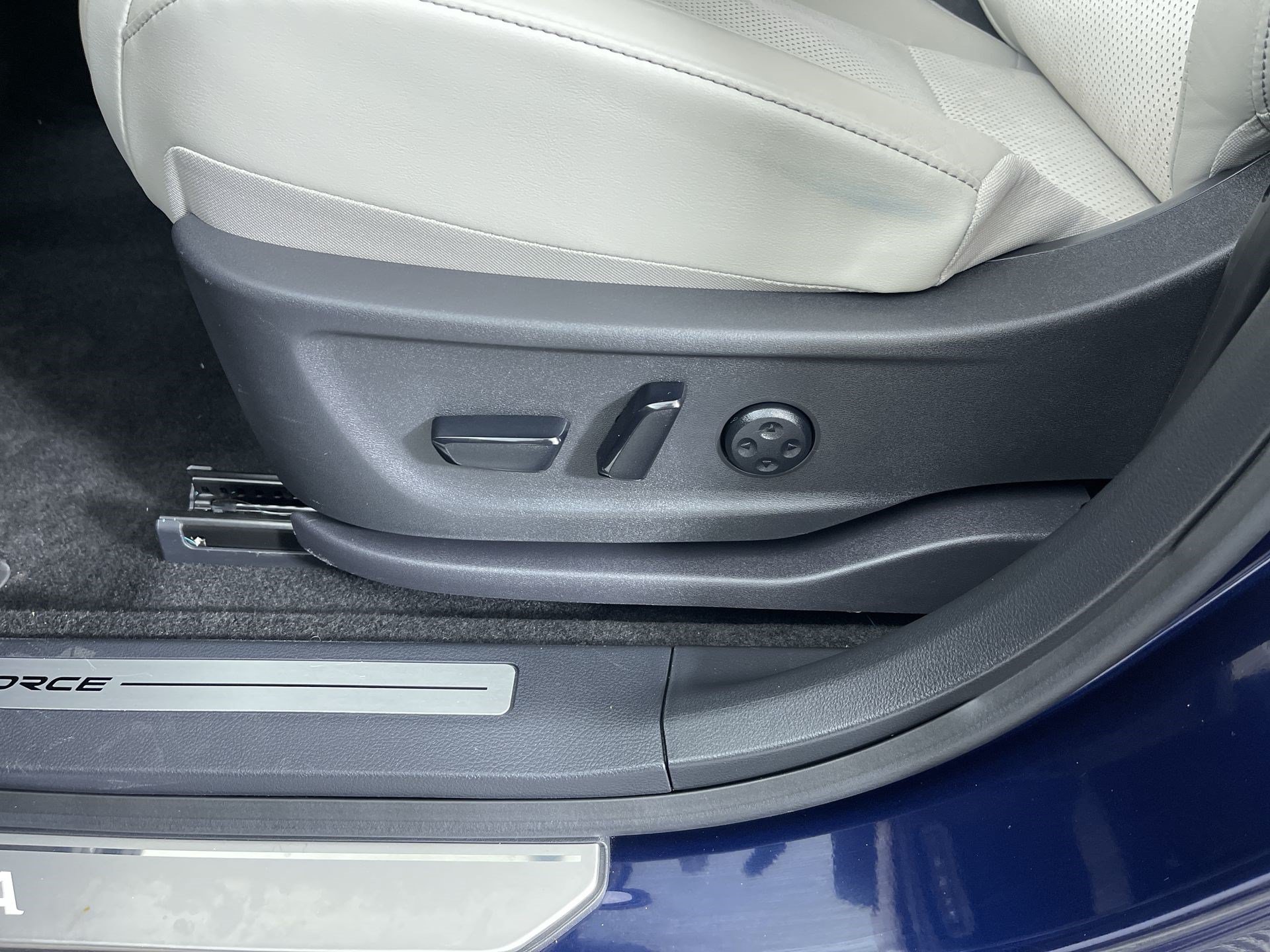 Certified 2024 Nissan Ariya AWD image 13