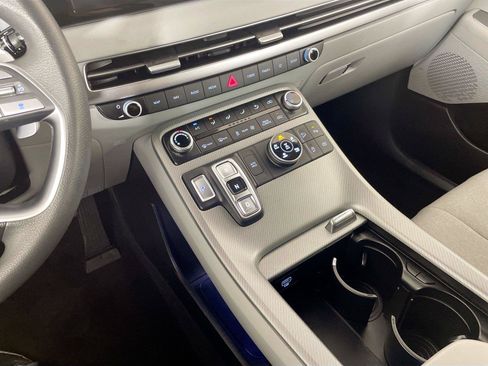 Used 2023 Hyundai Palisade SE AWD/4WD image 15