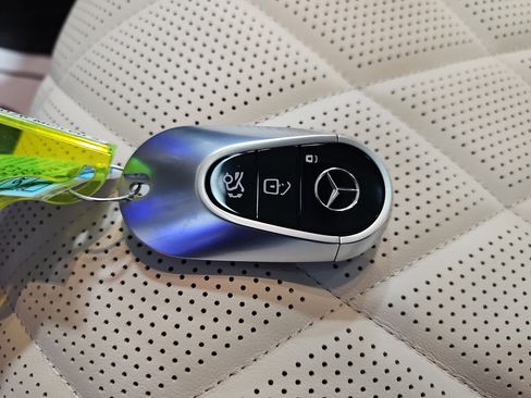 New 2026 Mercedes-Benz S 580 4MATIC Sedan image 37