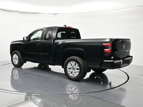 Used 2022 Nissan Frontier SV w/ Technology Package image 7