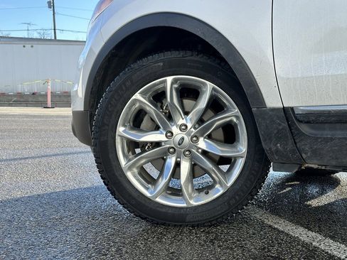 Used 2015 Ford Explorer XLT w/ Equipment Group 202A image 8