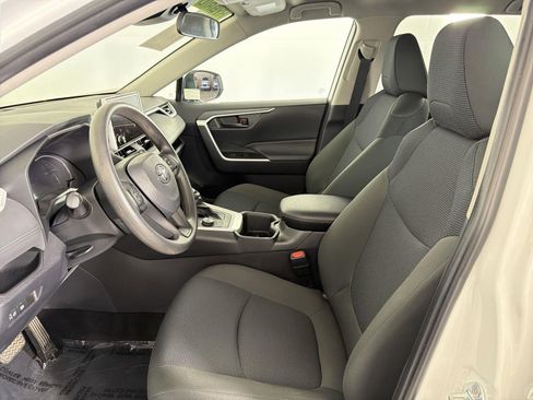 Used 2024 Toyota RAV4 LE image 22