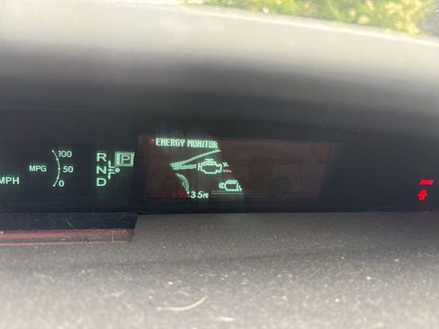 Used 2010 Toyota Prius Three FWD image 4