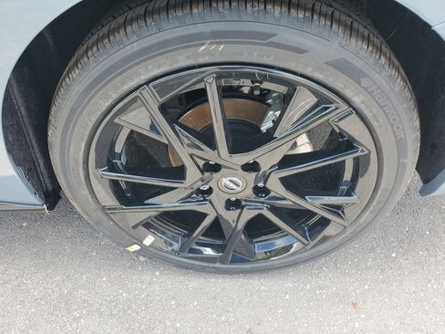 New 2025 Nissan Sentra SR w/ Midnight Edition image 7