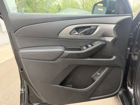 Used 2023 Chevrolet Traverse LT w/ Midnight/Sport Edition AWD/4WD image 21