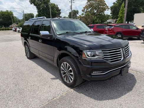 Used 2017 Lincoln Navigator L Select AWD/4WD image 7