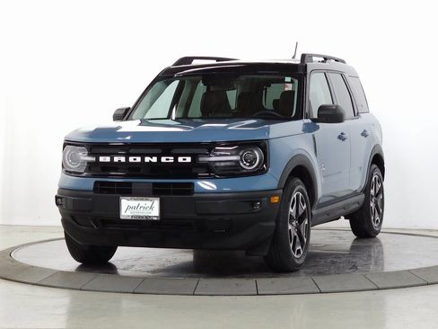 Used 2021 Ford Bronco Sport Outer Banks w/ Outer Banks Package image 3