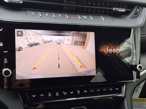 New 2026 Jeep Grand Cherokee Altitude AWD/4WD image 10
