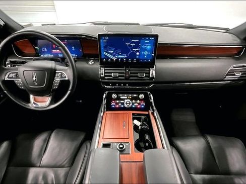Used 2024 Lincoln Navigator Reserve w/ Monochromatic Package AWD/4WD image 17