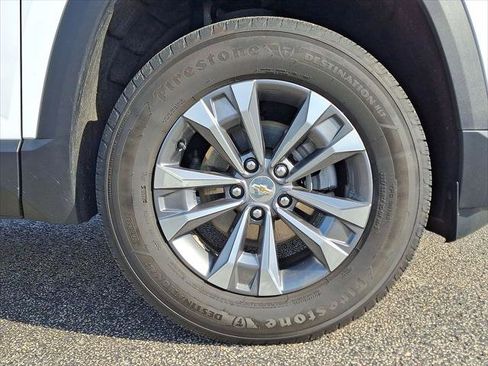 Used 2025 Chevrolet Equinox LT w/ Safety and Technology Package FWD image 27