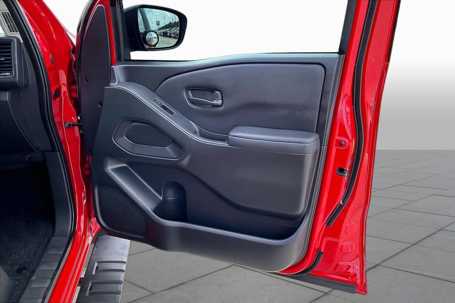 Used 2022 Nissan Frontier S w/ Technology Package RWD image 21