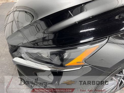 Used 2025 Nissan Altima 2.5 SV FWD image 12