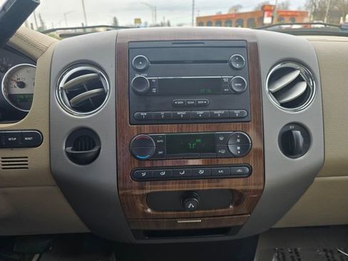 Used 2004 Ford F150 Lariat image 17