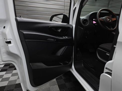 Used 2021 Mercedes-Benz Metris image 26
