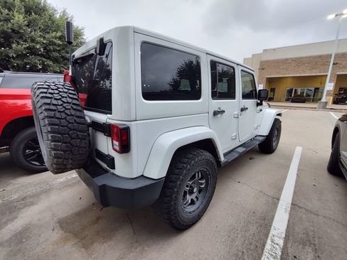Used 2014 Jeep Wrangler Unlimited Sahara AWD/4WD image 2