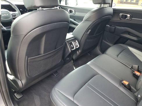 Used 2025 Kia Sorento S w/ Panoramic Sunroof Package FWD image 23