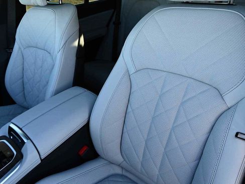 New 2026 BMW X5 xDrive40i w/ Climate Comfort Package image 7