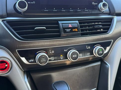 Used 2018 Honda Accord LX image 36