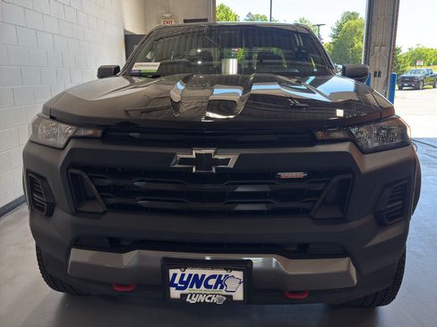 Used 2024 Chevrolet Colorado Trail Boss AWD/4WD image 8