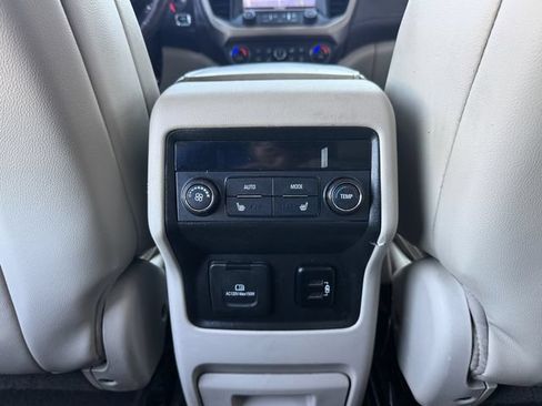 Used 2017 GMC Acadia Denali w/ Technology Package AWD/4WD image 23