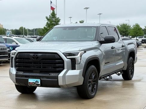 Used 2022 Toyota Tundra SR5 AWD/4WD image 7