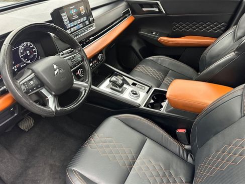 Used 2023 Mitsubishi Outlander SEL image 12