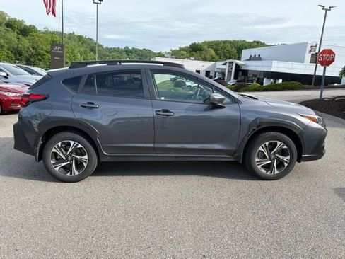 Used 2024 Subaru Crosstrek 2.0i Premium w/ Crosstrek Mirror Package AWD/4WD image 4