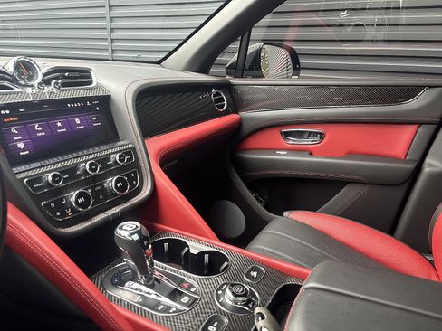 Used 2022 Bentley Bentayga AWD/4WD image 18