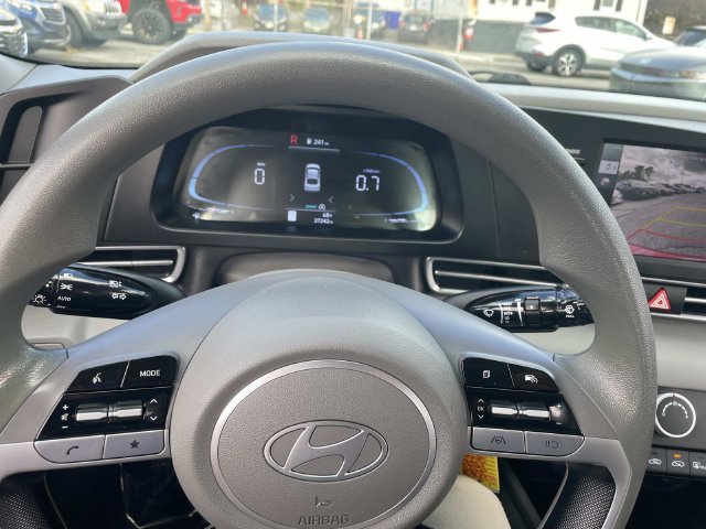 Certified 2024 Hyundai Elantra SE FWD image 28
