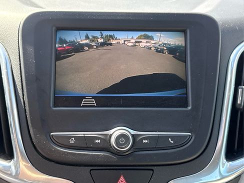 Used 2020 Chevrolet Equinox LS FWD image 19