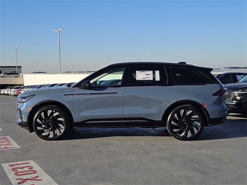 New 2026 Lincoln Nautilus Reserve w/ Jet Appearance Package image 4