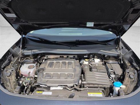Used 2025 Volkswagen Tiguan SE FWD image 25