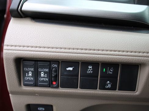 Used 2018 Honda Odyssey EX-L image 35