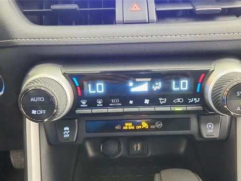 Used 2024 Toyota RAV4 XLE FWD image 26