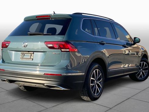 Used 2020 Volkswagen Tiguan SE w/ Panoramic Sunroof Package image 13