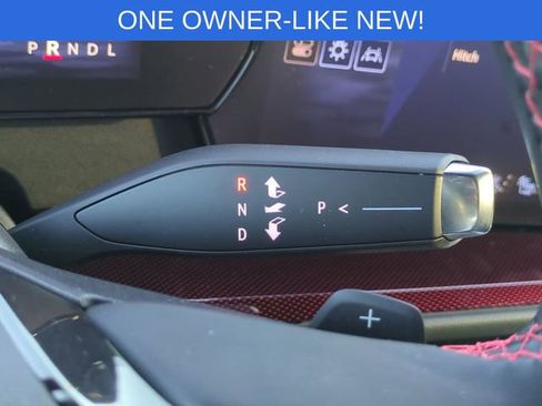 Used 2025 Chevrolet Traverse RS image 19