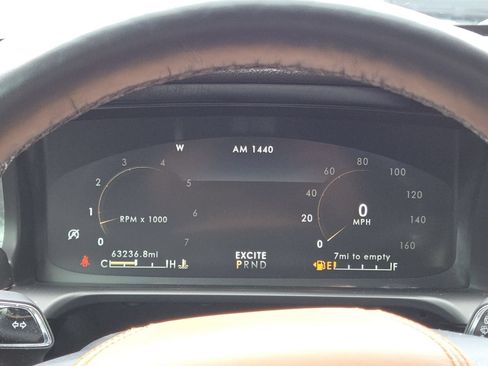 Used 2023 Lincoln Aviator Black Label AWD/4WD image 32