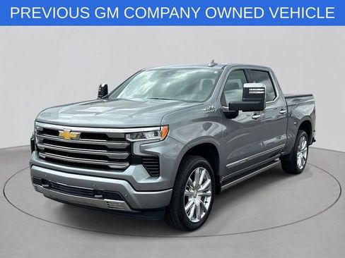 Used 2025 Chevrolet Silverado 1500 High Country w/ High Country Premium Package AWD/4WD image 1