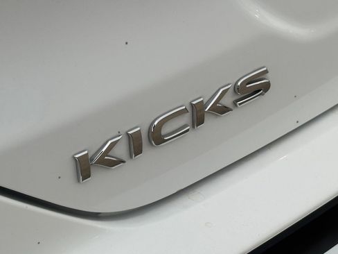 Certified 2023 Nissan Kicks SV FWD image 12