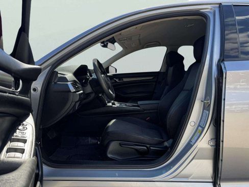 Used 2019 Honda Accord LX image 17
